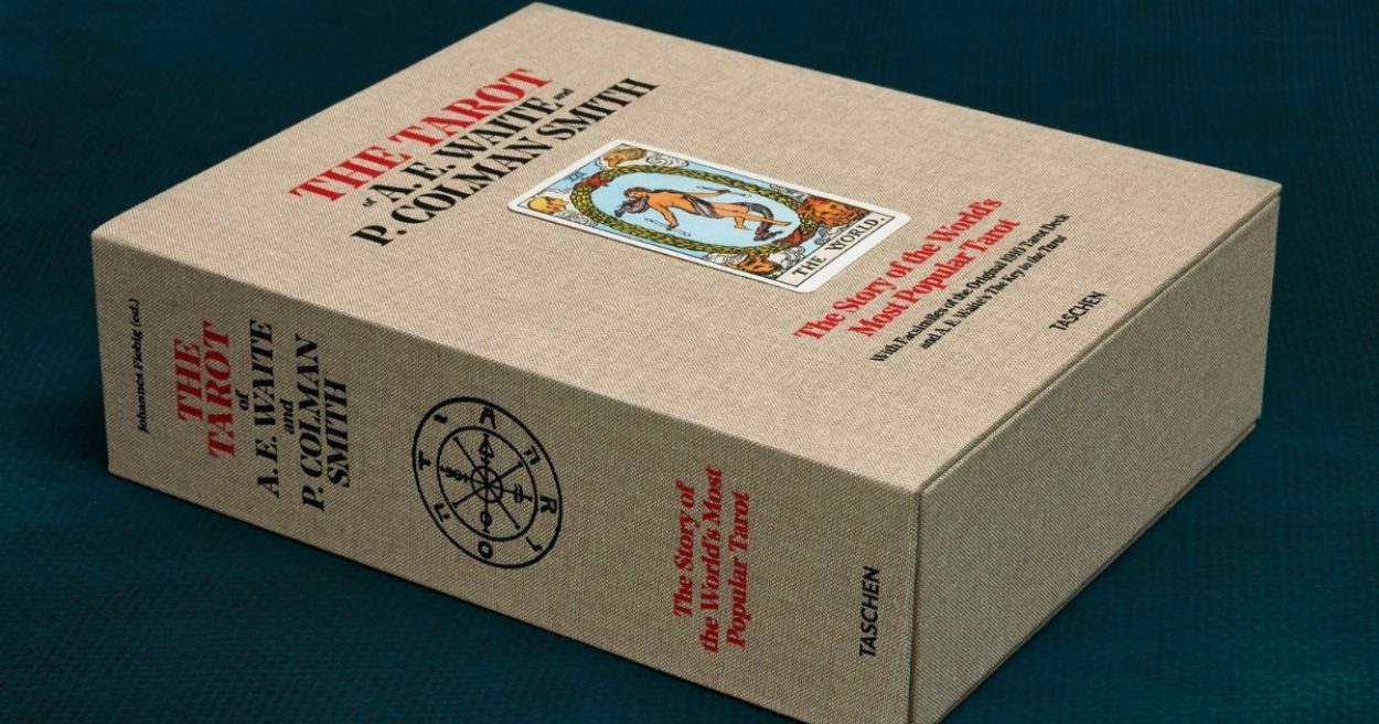 202408 Taschens The Tarot liggend